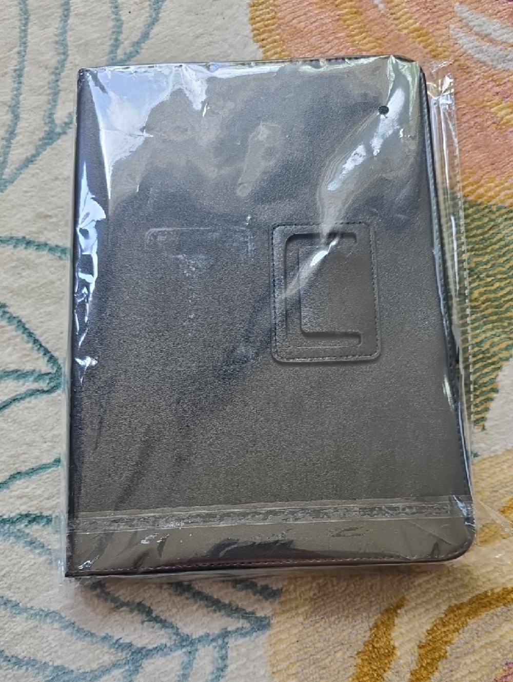 10.1-Inch White Tablet - - Picture 7 of 7